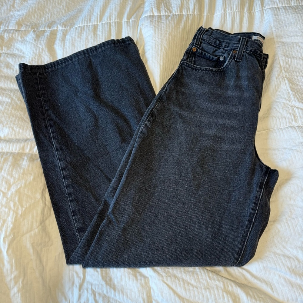 Black ribcage wide leg Levi’s size 31